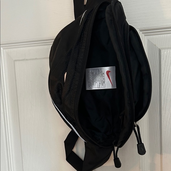 Unisex Nike Black Belt Bag - Picture 5 of 7